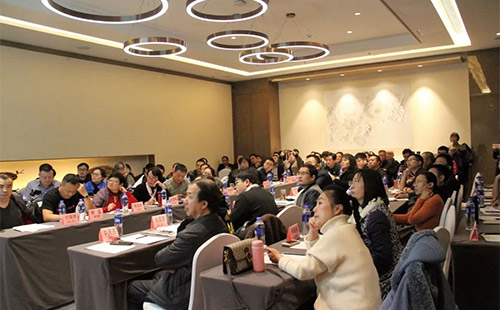 ΢��Ⱥ�l(f��)��ĳ���ʺ���������Փ�����оУ�զ���£�