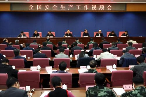 ��(gu��)��(w��)Ժ��ί�k ��(y��ng)�����������_(k��i)ҕ�l��(hu��)�h����(d��ng)�T�����_(k��i)չ�����@�ȱ�ը�Ի��W(xu��)Ʒ�ڶ�݆��ȫ���w����(zhu��n)�(xi��ng)�z��