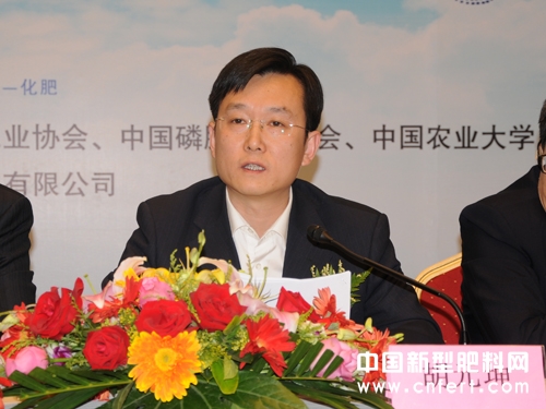 2農(nóng)業(yè)部種植業(yè)管理司副司長胡元坤在會上講話.jpg