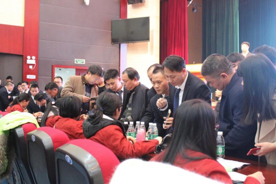 һ·�߁��ж����㣬���N�����Єӻ؈�&ldquo;�ھ���&rdquo; �_�T�ӠI�N���F��ӆ؛�����586.jpg