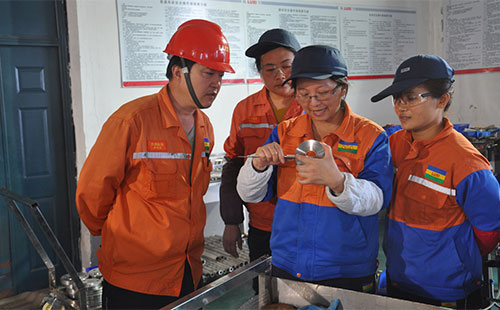 �������F(tu��n)���(xi��ng)�e���{(di��o)��Ů����������