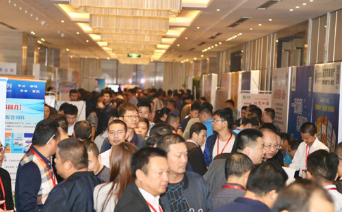 �r���������jͻ�M(j��n)����Ԫ�����r���ʰl(f��)չ����